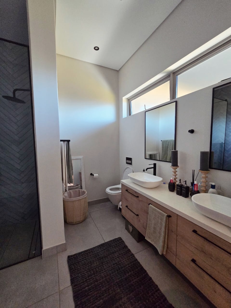 4 Bedroom Property for Sale in Oubaai Western Cape